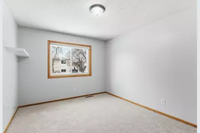 1860 Hilo Court N, Oakdale, MN 55128 - Photo 15