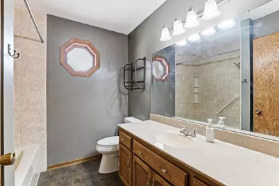 1860 Hilo Court N, Oakdale, MN 55128 - Photo 21