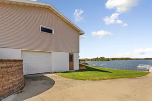 8325 Hennepin Way, Morristown, MN 55052 - Photo 7