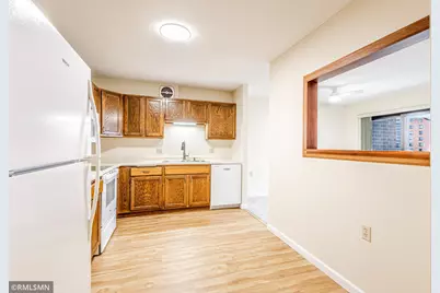 6615 Lake Shore Drive S #902, Richfield, MN 55423 - Photo 5