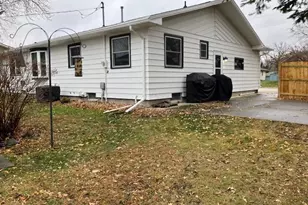 706 NE 14th St, Owatonna, MN 55060 - Photo 3