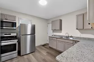 401 9th Ave NE, Rochester, MN 55906 - Photo 7