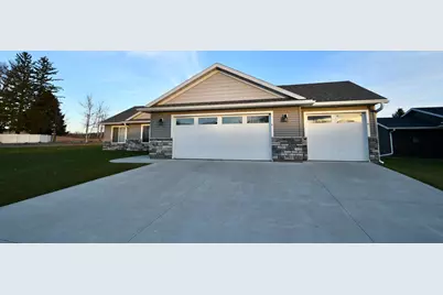 190 Highlands Circle, Zumbrota, MN 55992 - Photo 3