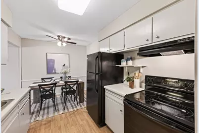 3153 Old Highway 8 #304, Roseville, MN 55418 - Photo 13