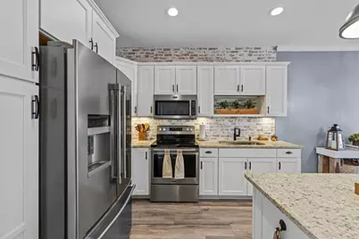 4213 Blakewood Drive, Shakopee, MN 55379 - Photo 3