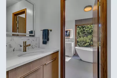 408 21st Street SE, Willmar, MN 56201 - Photo 3