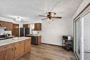 4372 Buckingham Ct, Vadnais Heights, MN 55127 - Photo 15