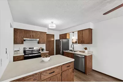 4372 Buckingham Court, Vadnais Heights, MN 55127 - Photo 5