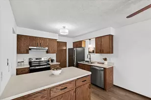 4372 Buckingham Ct, Vadnais Heights, MN 55127 - Photo 5