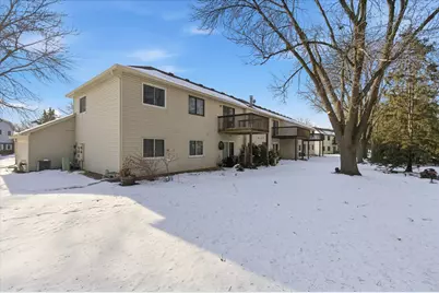 4372 Buckingham Court, Vadnais Heights, MN 55127 - Photo 5