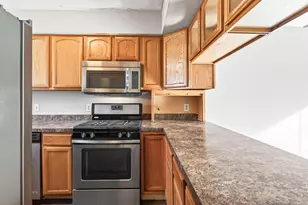 605 Portland Dr E, Burnsville, MN 55337 - Photo 9