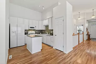 9767 Picket Dr, Eden Prairie, MN 55347 - Photo 11