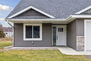 2870 Coventry Cir, River Falls, WI 54022 - Photo 33