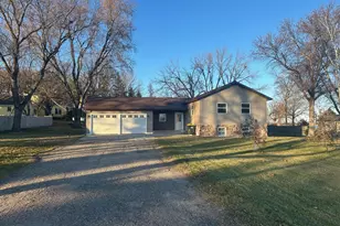 1795 50th Ave NE, Willmar, MN 56201 - Photo 1