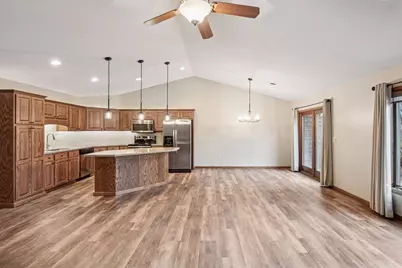 3415 Cambridge Place, River Falls, WI 54022 - Photo 9