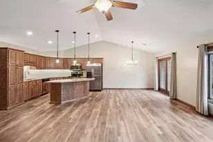 3415 Cambridge Pl, River Falls, WI 54022 - Photo 9