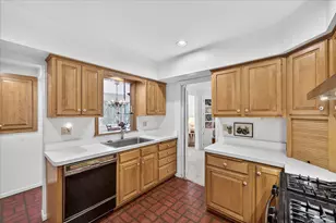 2218 Mt View Ave, Minneapolis, MN 55405 - Photo 11