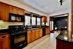 239 Byrondale Ave, Wayzata, MN 55391 - Photo 5