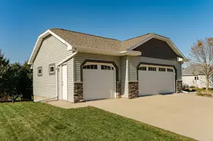 2743 Pinewood Ridge Dr SE, Rochester, MN 55904 - Photo 29