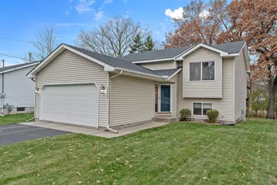 111 McGregor Avenue N, Mahtomedi, MN 55115 - Photo 1