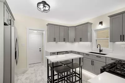 773 Hawthorne Avenue E, Saint Paul, MN 55106 - Photo 3