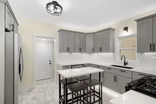 773 Hawthorne Ave E, Saint Paul, MN 55106 - Photo 3