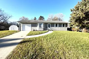 813 N Eaton Ave, Fosston, MN 56542 - Photo 1