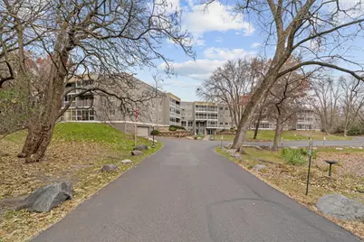 135 Viking Drive E #321, Little Canada, MN 55117 - Photo 17