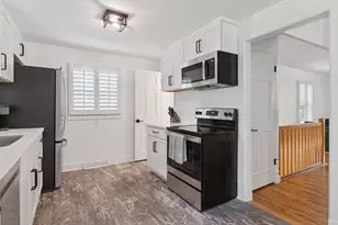 129 Chicago Ave N, Wayzata, MN 55391 - Photo 11