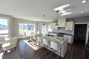 5336 W 177th St, Lakeville, MN 55044 - Photo 11