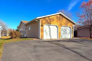 210 Knollwood Street W, Annandale, MN 55302 - Photo 39