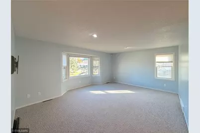 210 Knollwood Street W, Annandale, MN 55302 - Photo 9