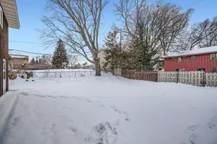 1745 Duluth St, Maplewood, MN 55109 - Photo 27