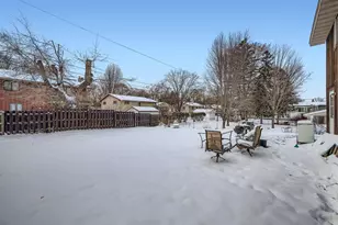 1745 Duluth St, Maplewood, MN 55109 - Photo 27