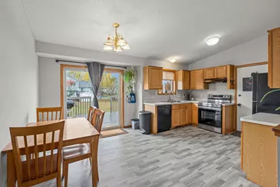 504 S Maple Street, Belle Plaine, MN 56011 - Photo 11