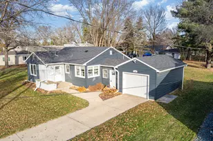 1105 College St, Northfield, MN 55057 - Photo 3