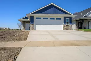 1332 Bradford St SE, Hutchinson, MN 55350 - Photo 17