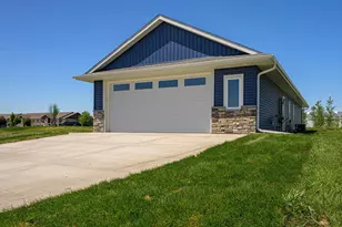 1332 Bradford St SE, Hutchinson, MN 55350 - Photo 19