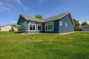 1308 Sherwood St SE, Hutchinson, MN 55350 - Photo 21