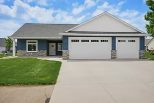1308 Sherwood St SE, Hutchinson, MN 55350 - Photo 1