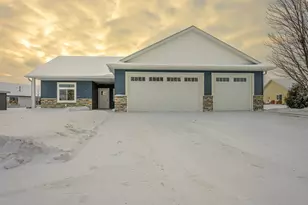 1308 Sherwood St SE, Hutchinson, MN 55350 - Photo 19