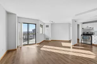 78 10th St E, Saint Paul, MN 55101 - Photo 11