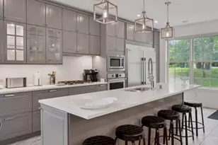 1032 Gardner St E, Wayzata, MN 55391 - Photo 3