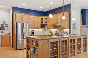 8117 Xerxes Cir, Bloomington, MN 55431 - Photo 9