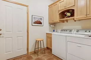 8117 Xerxes Cir, Bloomington, MN 55431 - Photo 25