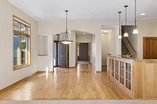 8117 Xerxes Cir, Bloomington, MN 55431 - Photo 7