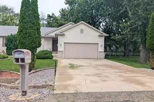 1606 17th St SW, Austin, MN 55912 - Photo 1