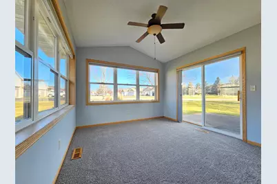 75 Crown Pointe Curve, Hudson, WI 54016 - Photo 9