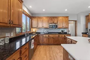 10147 Gristmill Ridge, Eden Prairie, MN 55347 - Photo 25