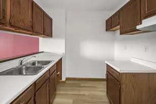 1181 Edgcumbe Rd, Saint Paul, MN 55105 - Photo 7